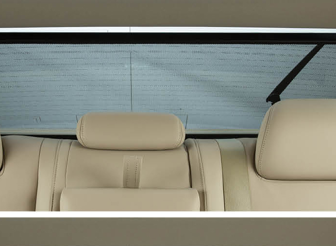 Maxima Power Rear Window Sunshade